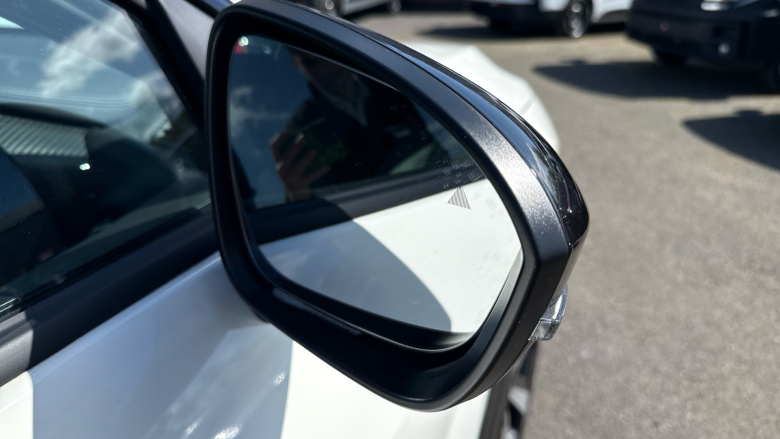 Nissan Juke 1.6 Hybrid Tekna 5dr Auto Hybrid Hatchback